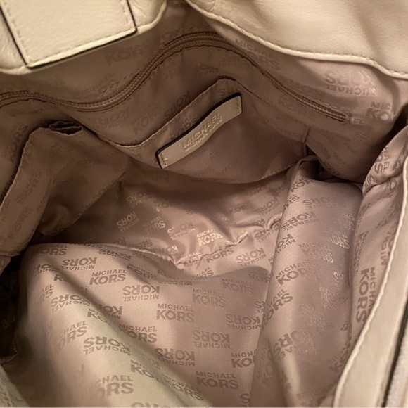 Michael Kors Ivory Leather Beverly Large Shoulder Bag Purse - Picture 10 of 14